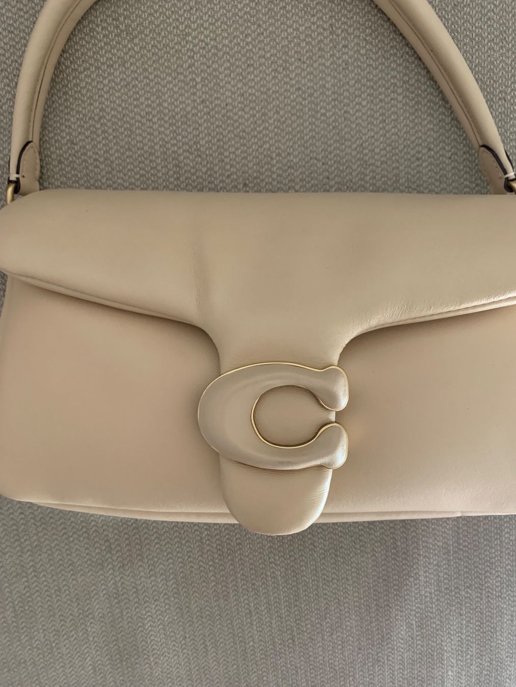 Coach Borse da donna: Coach Handtasche Pillow, beige – Usato da St.Gallen venduto da fromhandtohand 3