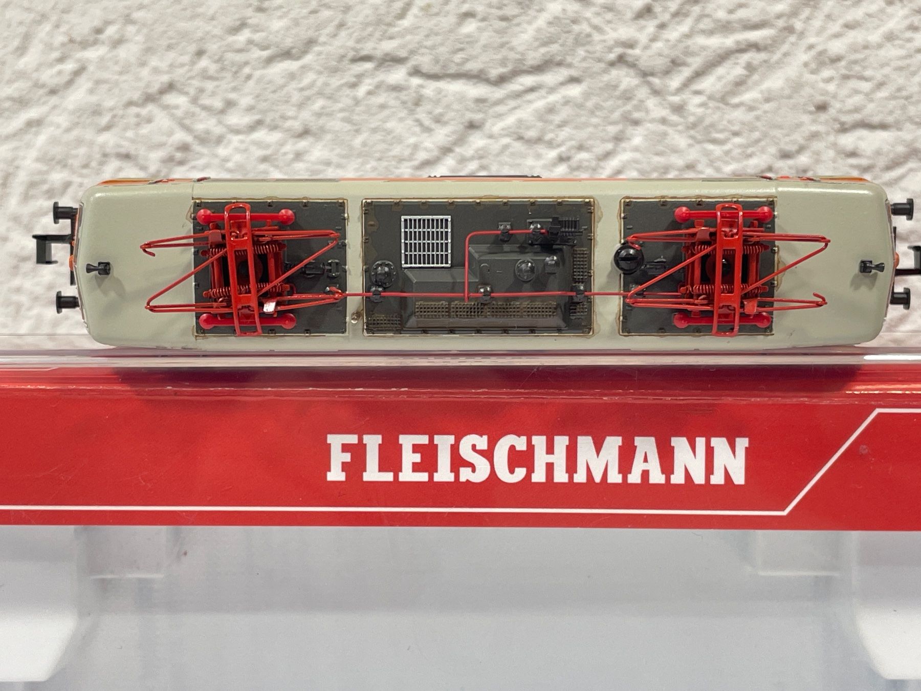 Fleischmann Modellini di ferrovie: Fleischmann 734607 DB BR 111 E-Lok , gealtert, Spur N – Usato da Wilderswil venduto da Modellbahn-Shop-Moll 4