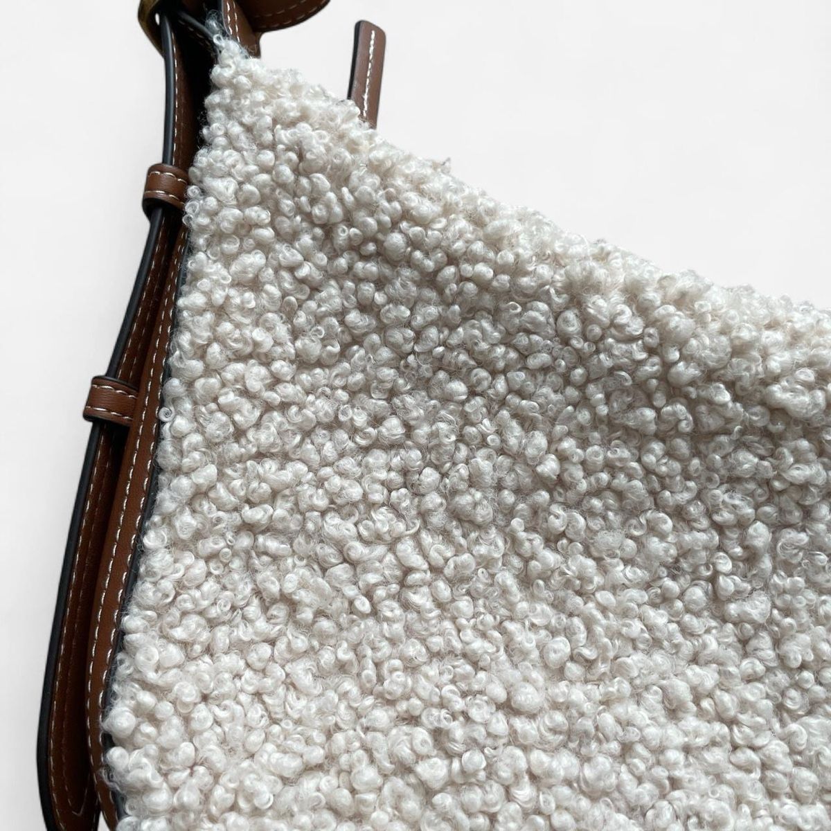 Zara Borse da donna: Zara Teddy Bouclé Shoulder Bag  – Nuovo (secondo la descrizione) da Dübendorf venduto da kko_7xld 5