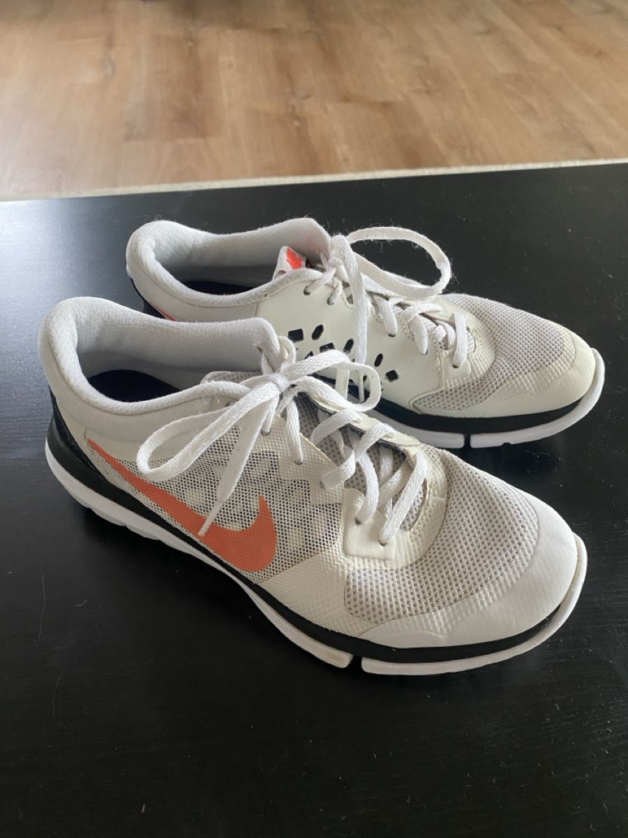 Nike Scarpe da donna: Nike Flex 2015 Run Damen Gr. 39 – Usato da Ittenthal venduto da Lorinakuprecht0