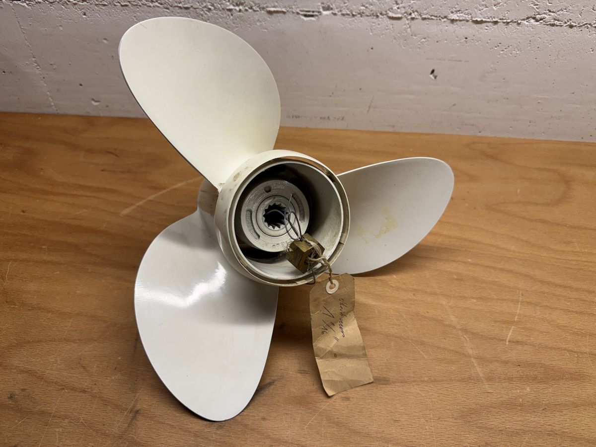 Motori: Propeller Bootsmotor 13-3/4 X 14 1/2 – Nuovo (secondo la descrizione) da Wilen (Sarnen) venduto da uno21