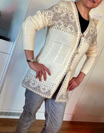 Norlender Strickjacke Grösse M, warm für den Winter neu