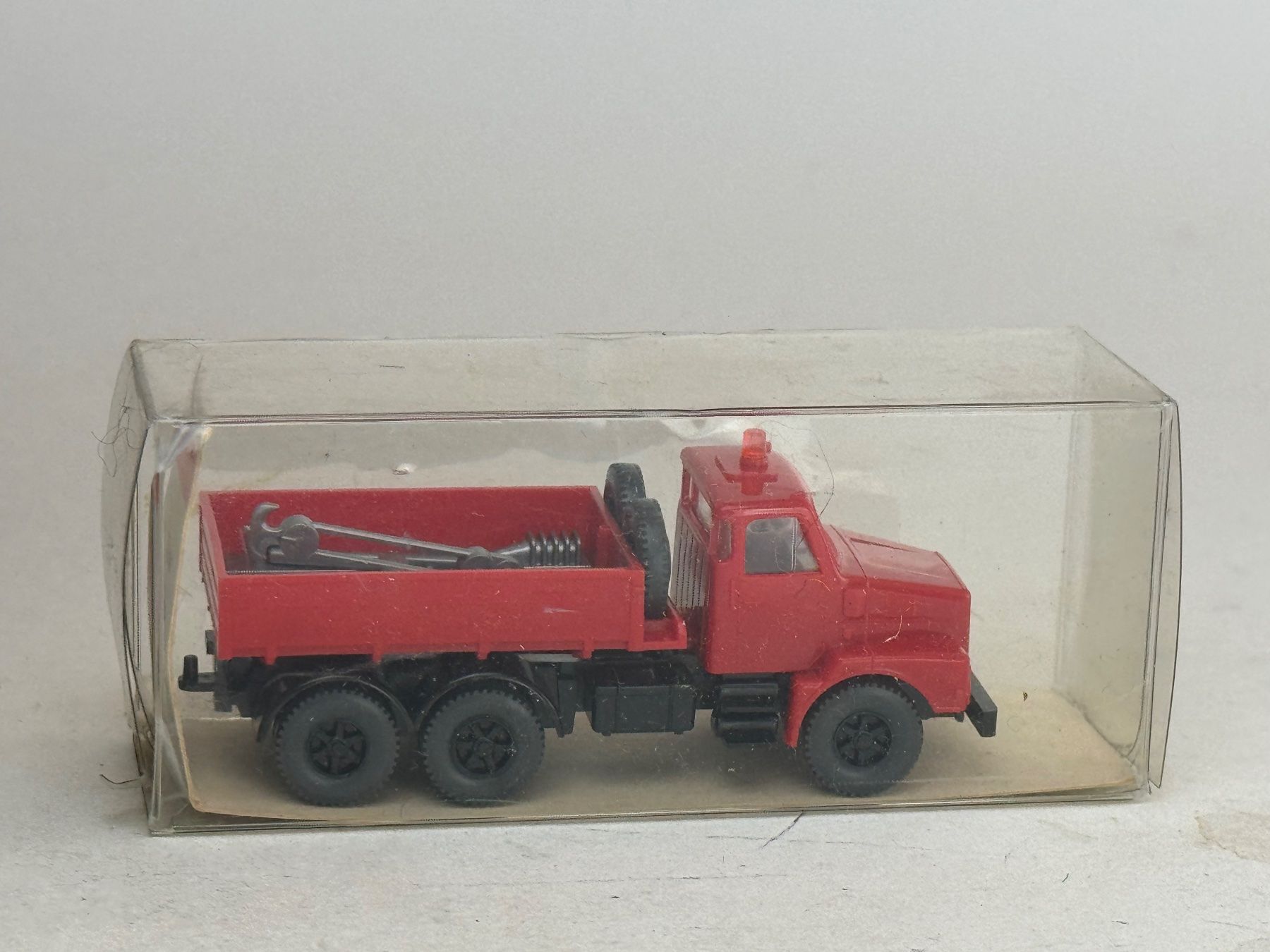Wiking Modellini d'auto: EX- Wiking Volvo Abschleppwagen rot – Usato da Elm venduto da Wikmtz 1