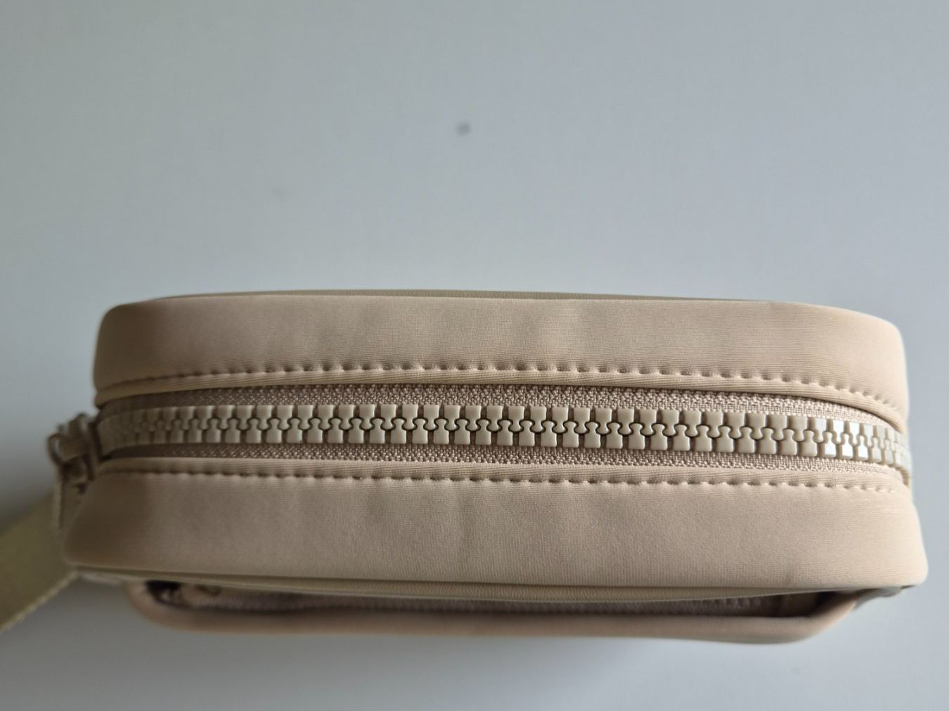 Borse da donna: Revitalash Cosmetics Tasche, Kosmetiktasche – Nuovo (secondo la descrizione) da Davos Platz venduto da Canada1995 1