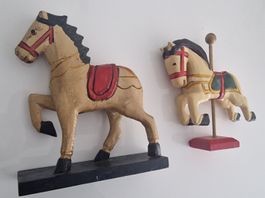 2 Stk. Antikes Pferd handgeschnitzt und handbemahlt