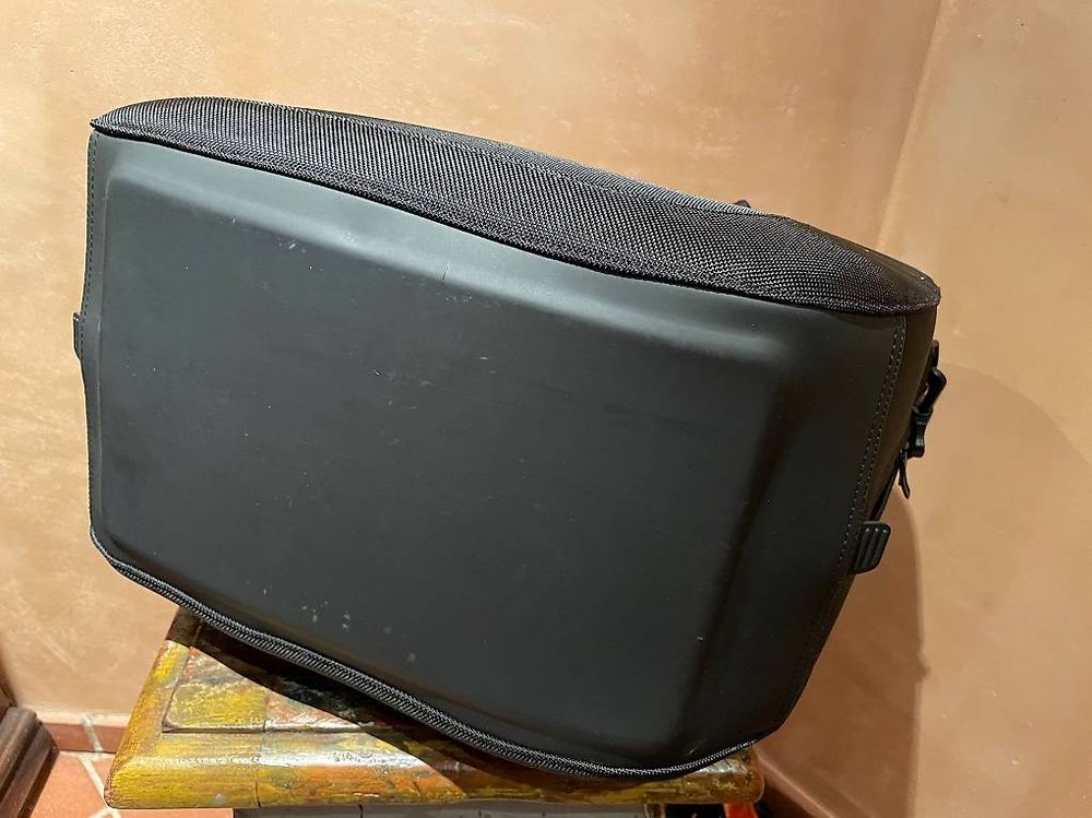 Borse: Borsa INTERNA bauletto laterale sx – Usato da Porza venduto da isottakuki 3
