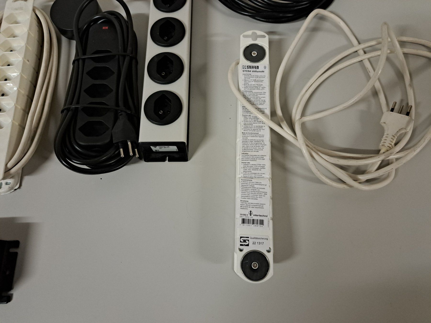 Spine: Lot mit Steckerleisten Stromschiene Mehrfachstecker – Usato da Belp venduto da deal-now 4