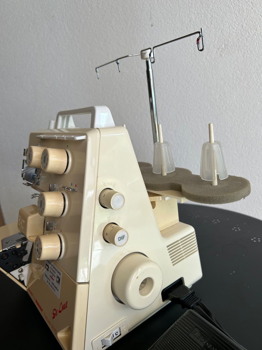 Bernina Machines à coudre: Bernette for BERNINA FunLock 007D Overlockmaschine – D'occasion à curio par iri_7hxt 2