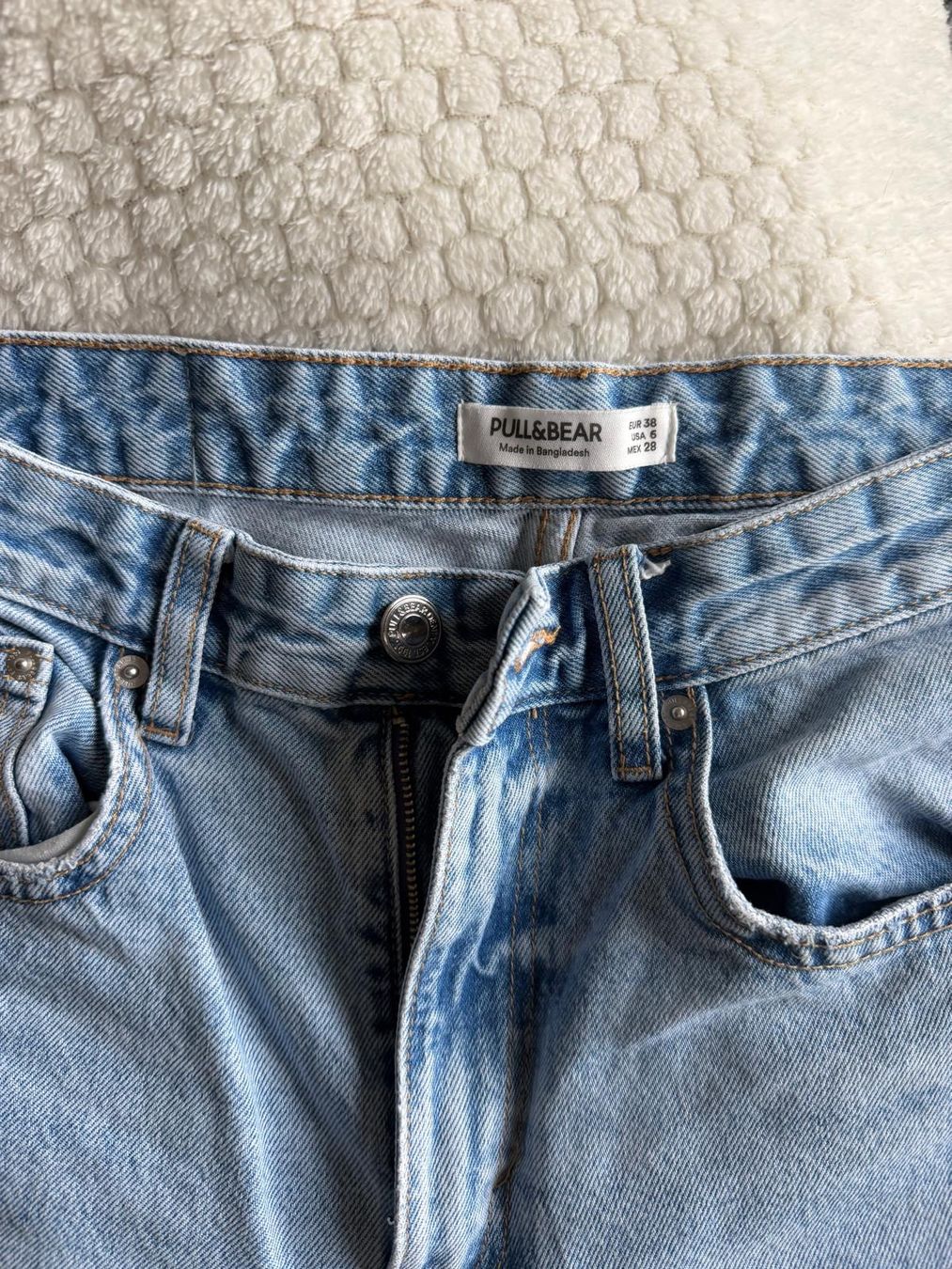 Pull&Bear Jeans: Pull&Bear Straight Leg Jeans – Usato da Zug venduto da cec_8qjr 1