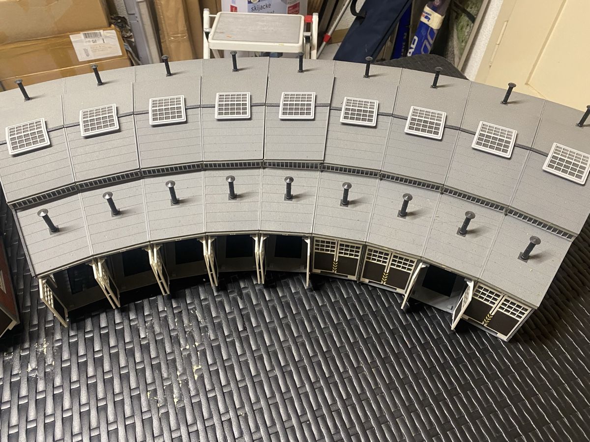 Faller Modelleisenbahnen: Ringlokschuppen H0 – Gebraucht aus Pratteln von Meydan01