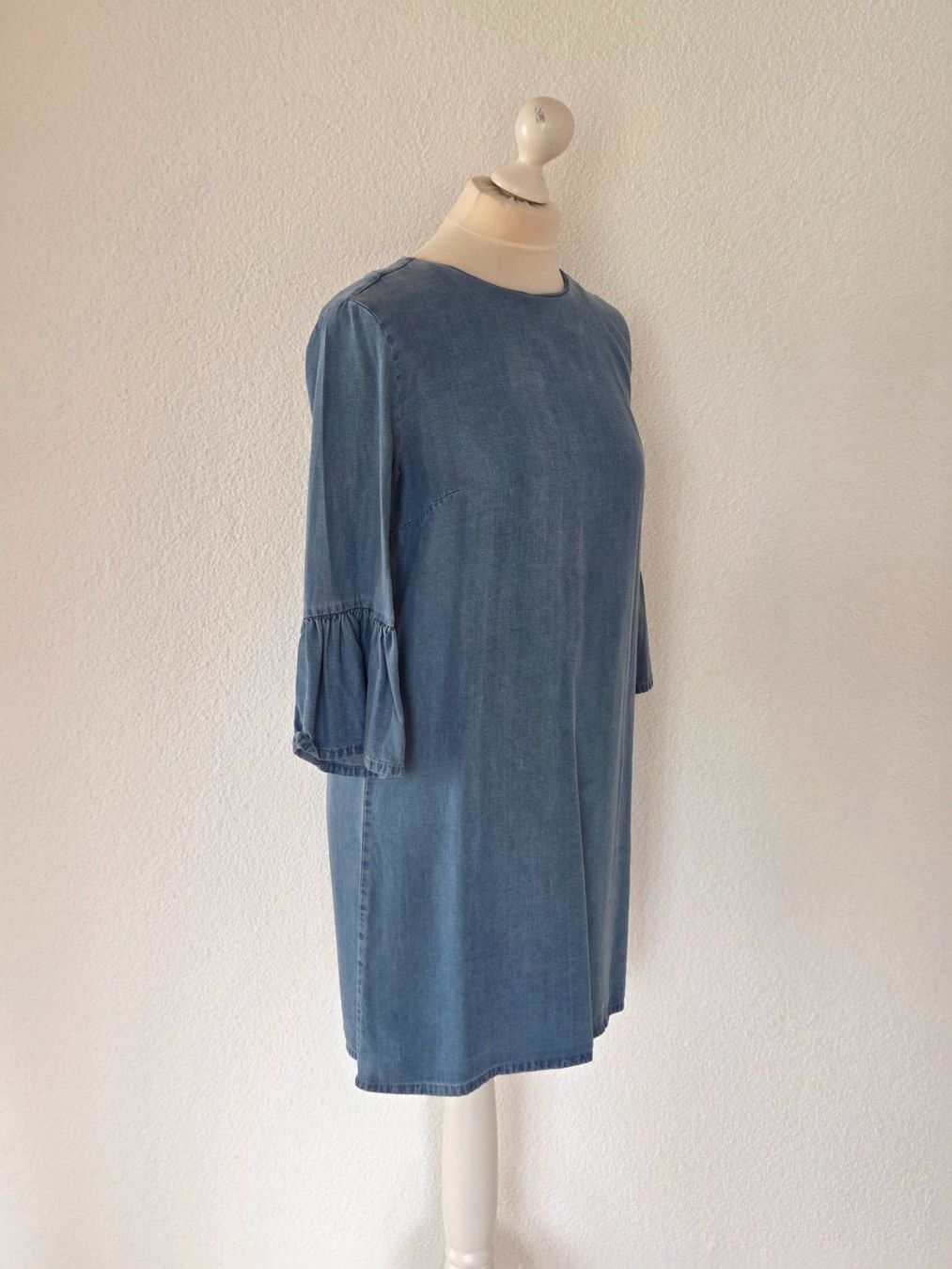 Zara Vestiti: Jeanskleid Zara – Usato da Wängi venduto da Bibo4. 4