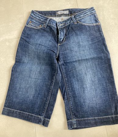 Jeanshose kurz 38. Damen. Zara