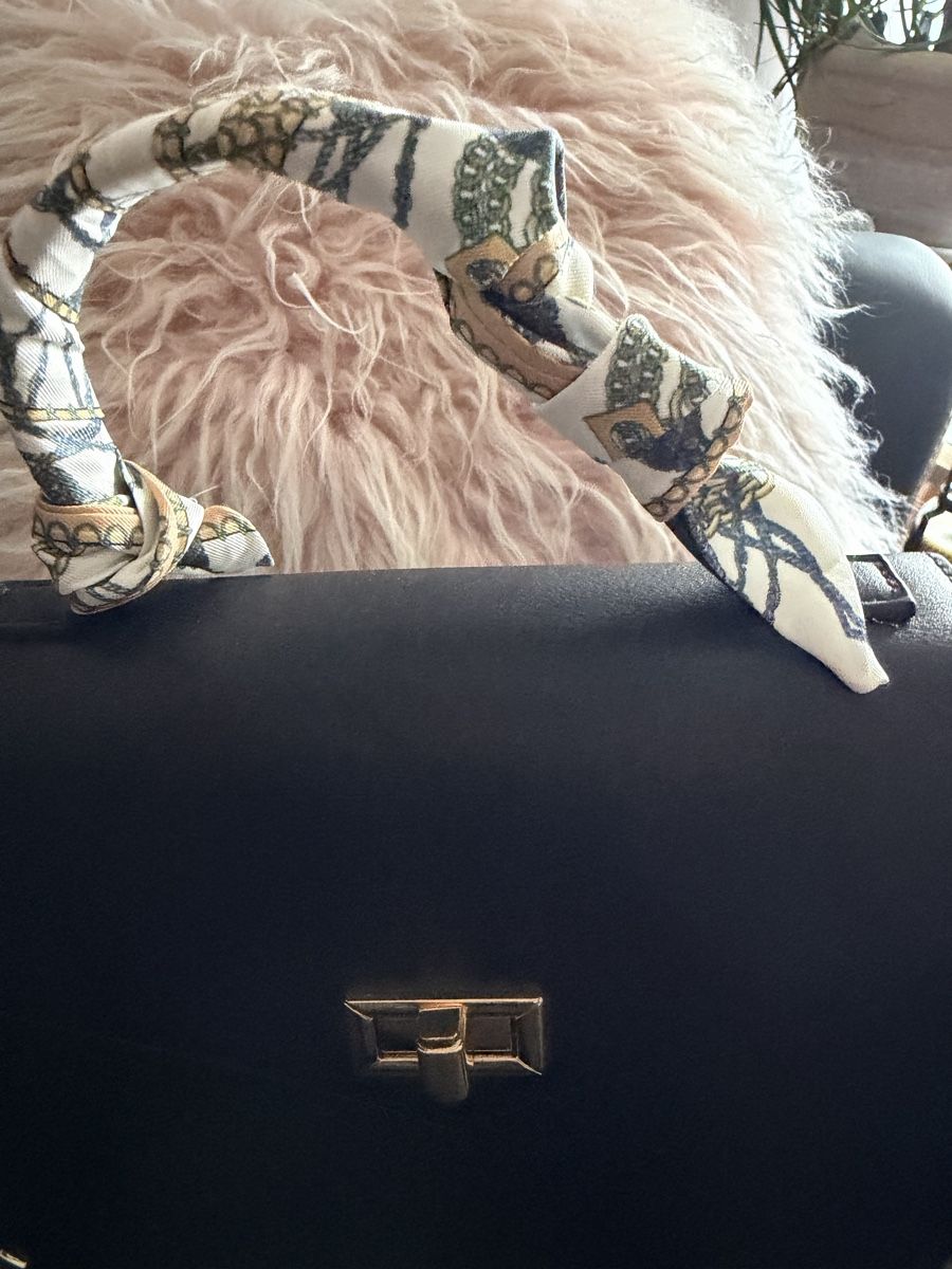 Taschen für Damen: Sac à main neuf – Neu und originalverpackt aus Dombresson von feline_ne 1