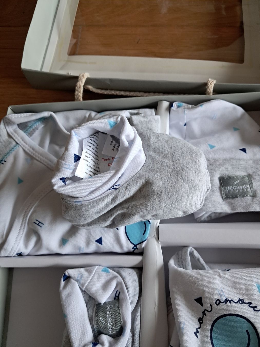 Lotti & Set di vestiti: Ensemble bebe 6 mois Hechter Studio – Nuovo e nell'imballaggio originale da Neuchâtel venduto da ffj_fg7j 2