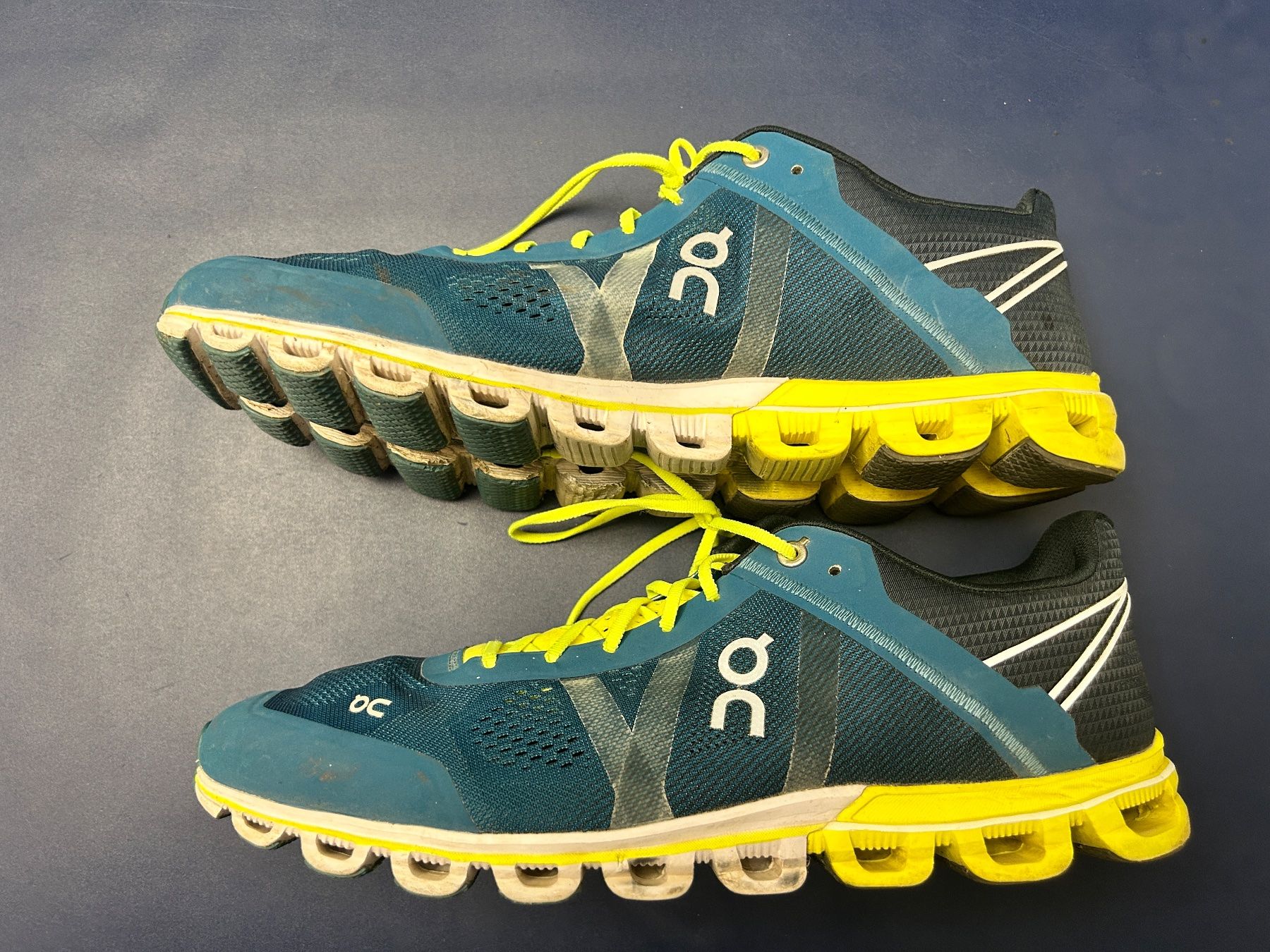 On Scarpe da uomo: ON Cloudflow Laufschuhe Herren Gr. 45 👟 – Usato da Sursee venduto da Engel19 3