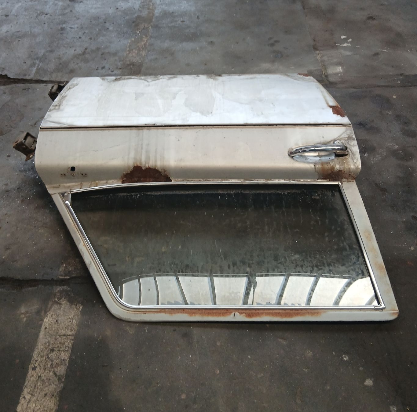 Saab Tutti pezzi di ricambio auto: Portière droite Saab 99 – Usato da la heutte venduto da Auto-stock 3