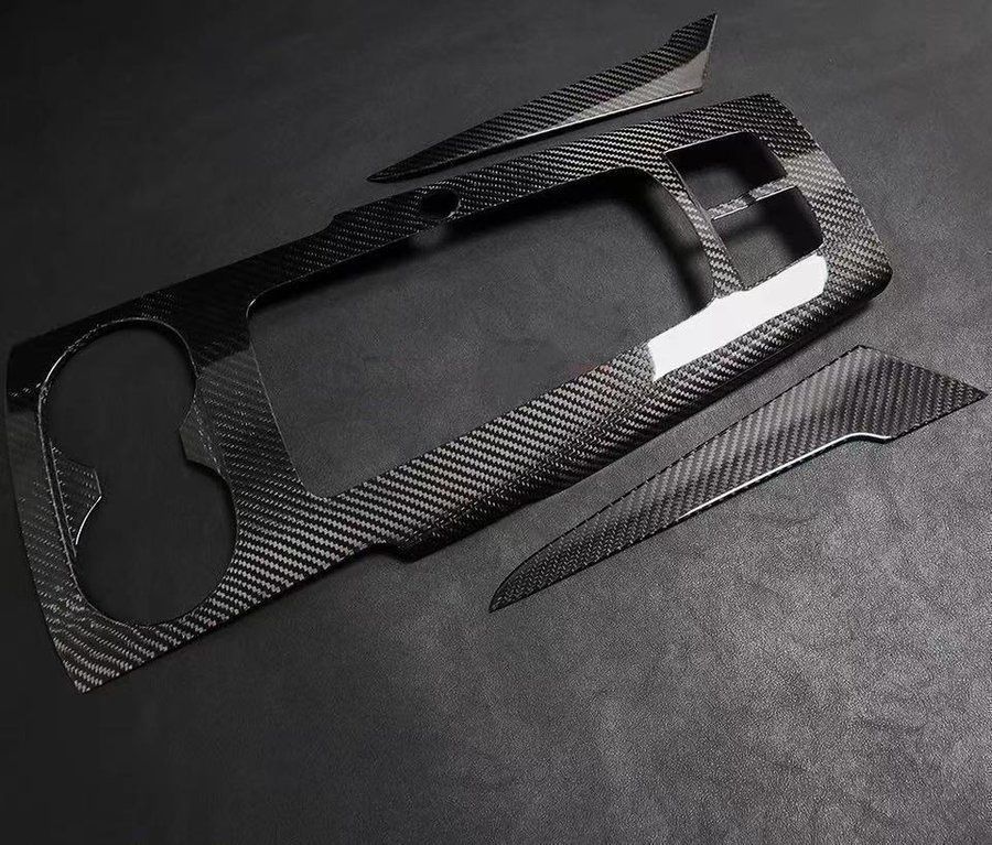 Tutti pezzi di ricambio auto: Audi A3 S3 RS3 8V Carbon Mittelkonsole – Nuovo e nell'imballaggio originale da Volketswil venduto da Willis_Autoteile 3