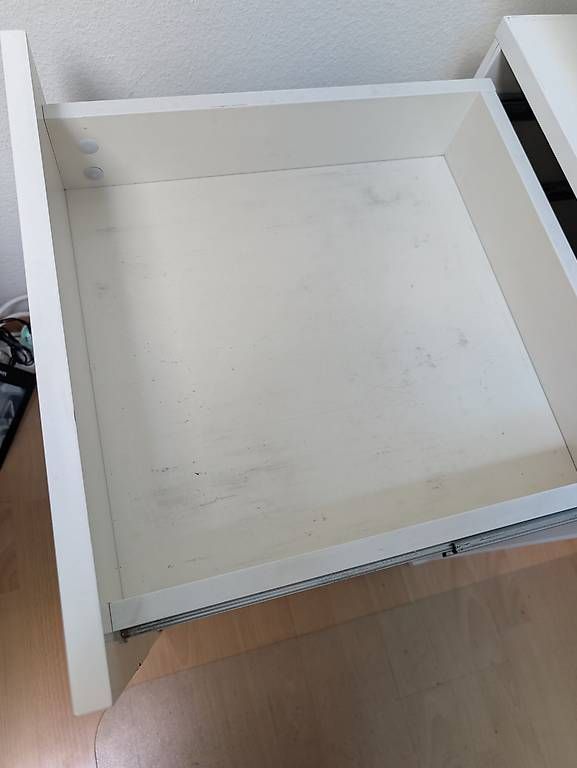 Schreibtische: Schreibtisch mit Glasplatte – Gebraucht aus Luzern von FlorenceM 3