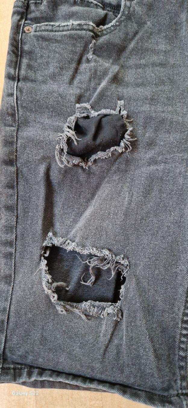 Pull&Bear Jeans: Pull&Bear Kurzhose, Jeans, Slim Fit – Usato da Muri b. Bern venduto da mlu_vgj7 1