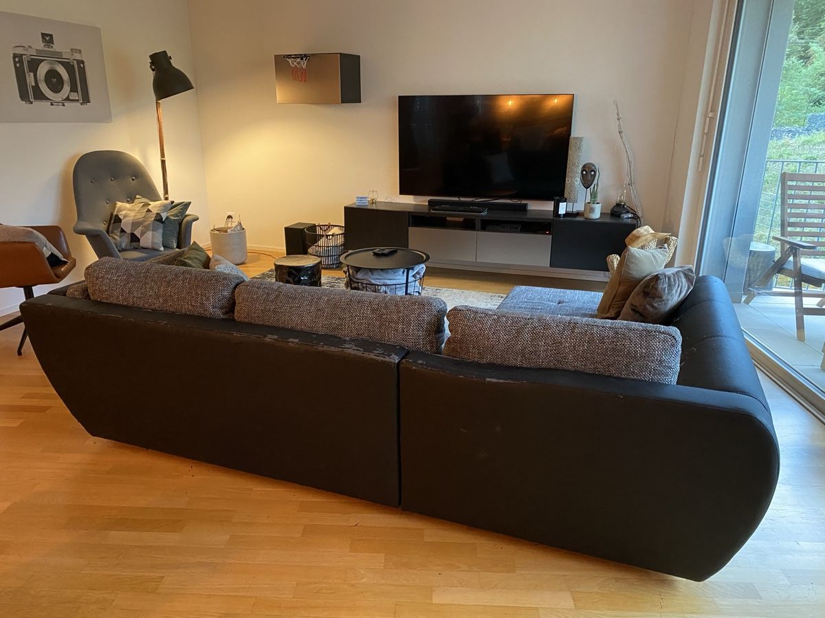 Sofas: Ecksofa, schwarz und grau-meliert – Gebraucht aus Oberglatt ZH von mar_99sg 2