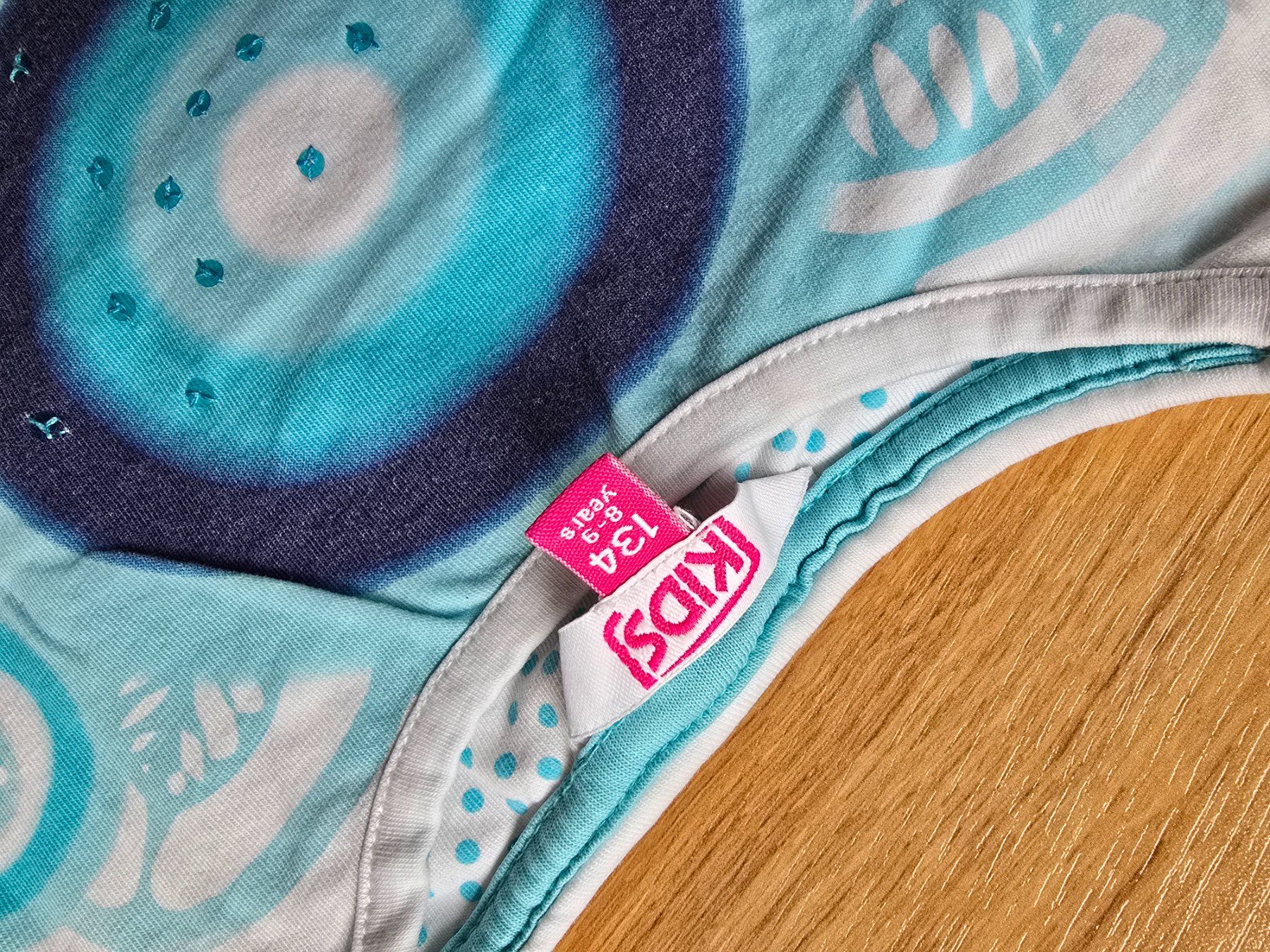 Pullover & Sweatshirts: Oberteil Gr. 134 – Gebraucht aus Büttikon AG von Amineah 1