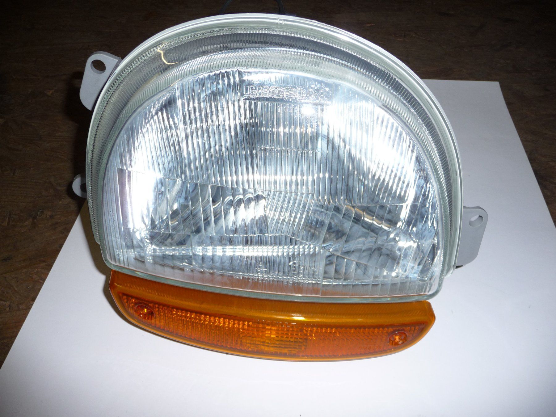 Fari: Renault Twingo 1  Scheinwerfer  R    77 01 036 392 – Nuovo e nell'imballaggio originale da Bennau venduto da Marco363