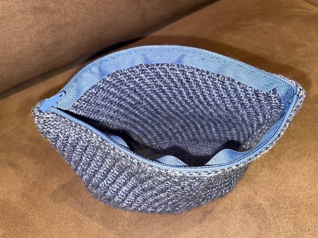 Taschen für Damen: HANDMADE Kosmetiktäschchen Bindentäschchen gehäkelt  – Neu und originalverpackt aus Scharans von csp_sbl5 1