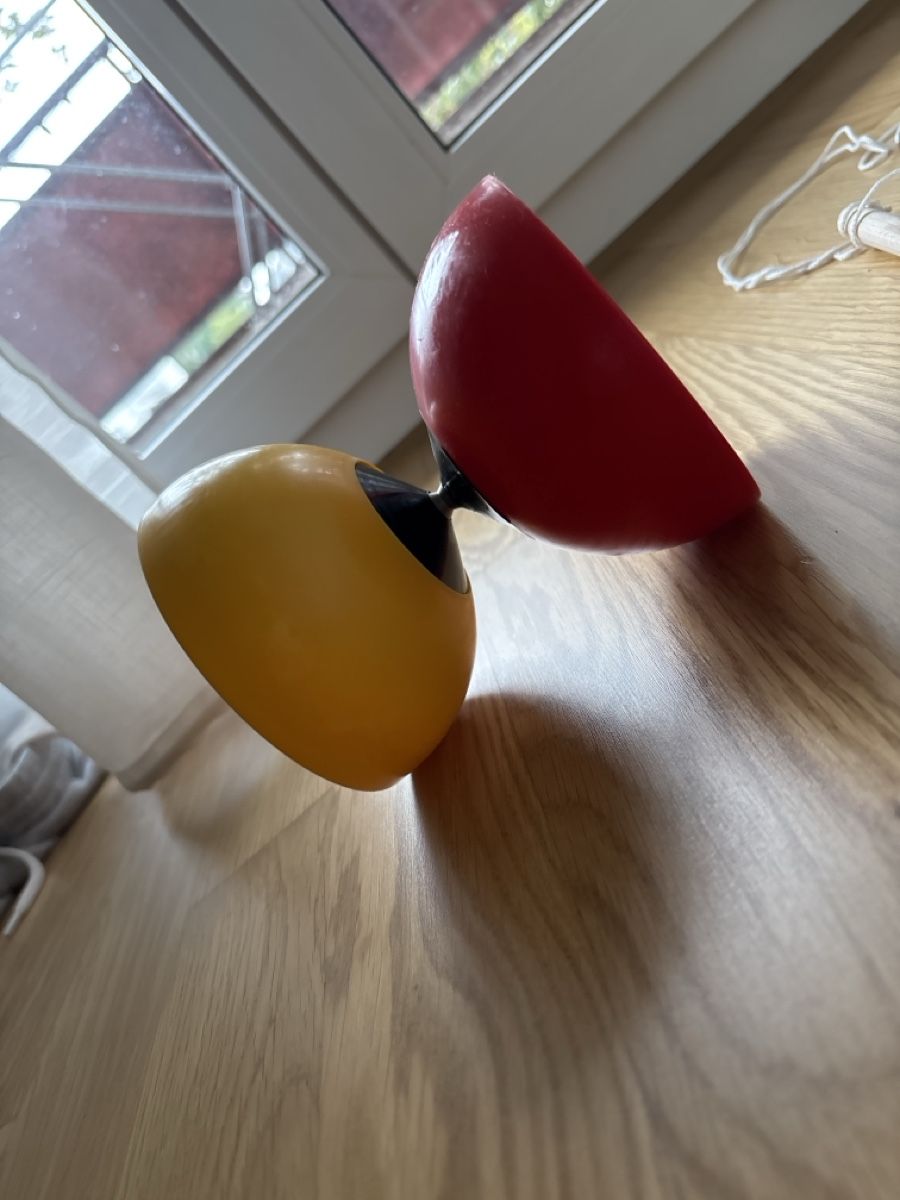 Giocattoli: Diabolo mit Holzstäbchen – Usato da Wallisellen venduto da Phlie 1