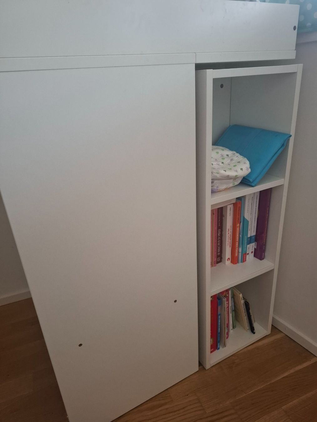 Ikea Tables à langer & accessoires: Wickelkommode mit Regal – D'occasion à Biel/Bienne par nad_rm72 3