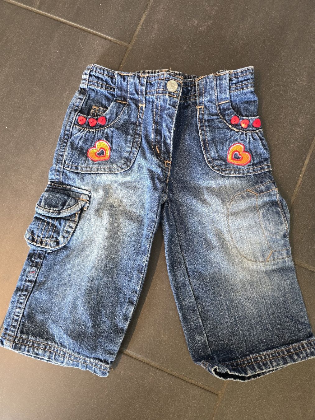 Hosen: Jeans Bermuda gr.104 – Gebraucht aus Unterentfelden von Panda-87