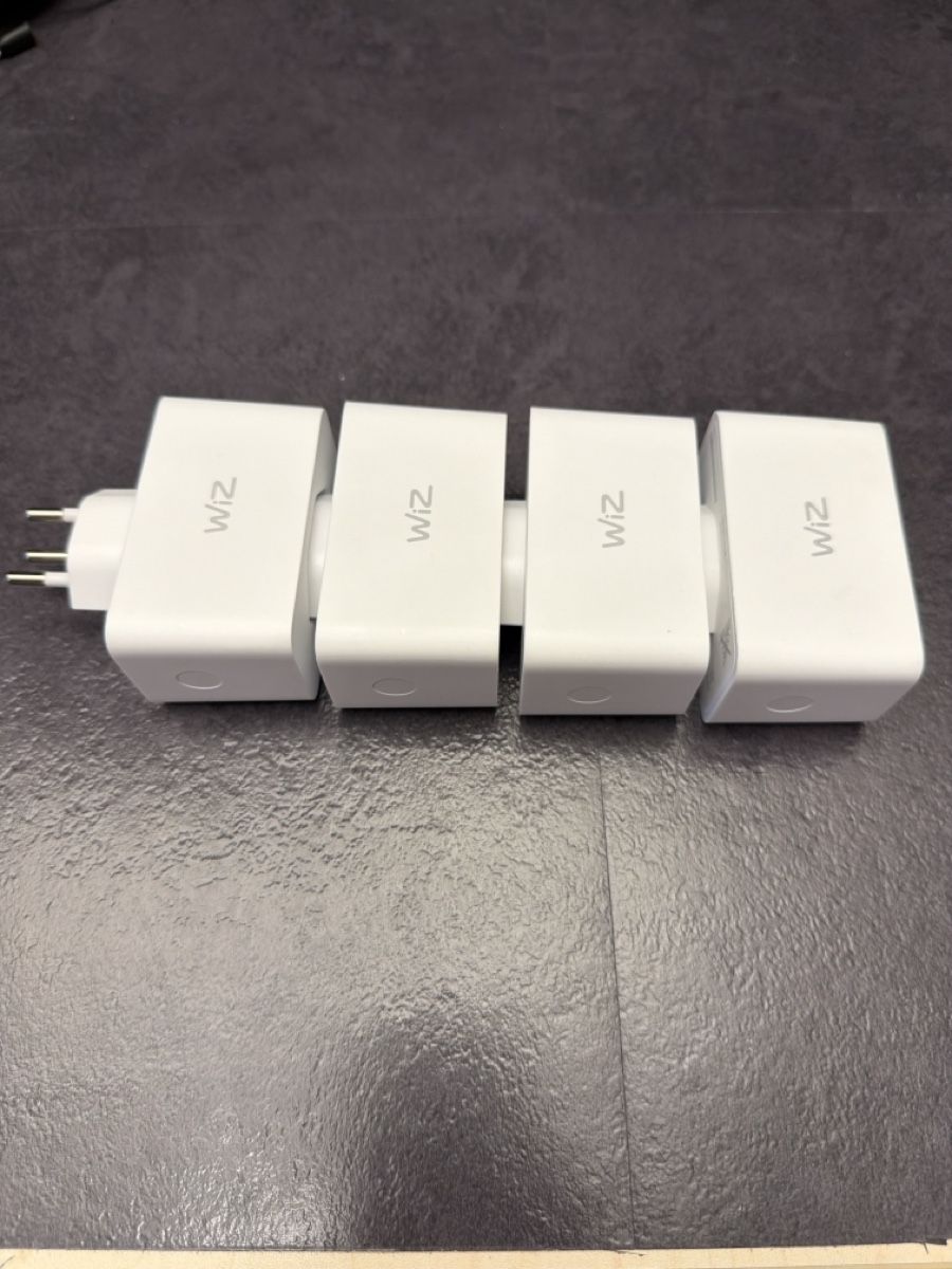 Spine: Wiz Smartplug – Usato da Basel venduto da LESAB1977