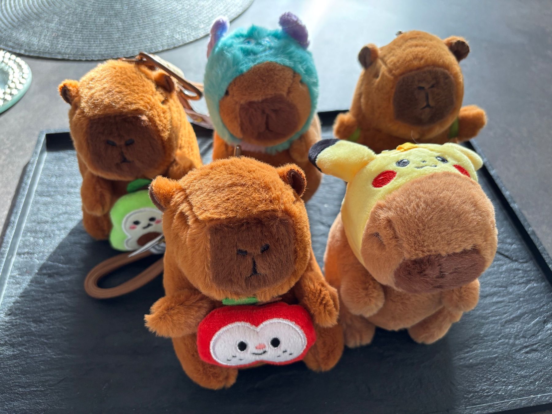 Giocattoli: 5 Capybara - porte clé NEW – Nuovo e nell'imballaggio originale da Collombey venduto da Cards07 1