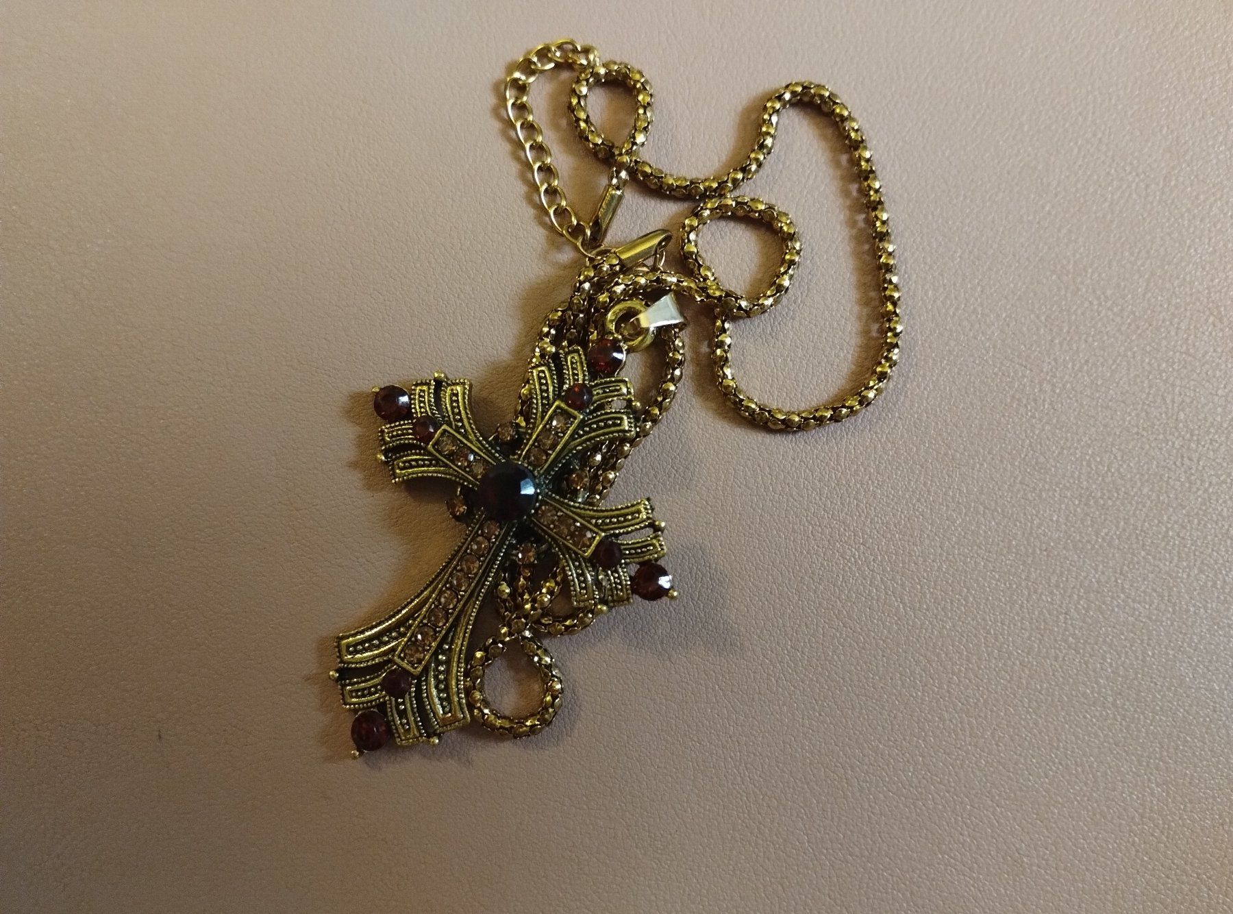 Ketten: Krusifix Halskette Vintage Stil Schwarze Steine - Collier – Neu (gemäss Beschreibung) aus Bussigny von NATURALO 5
