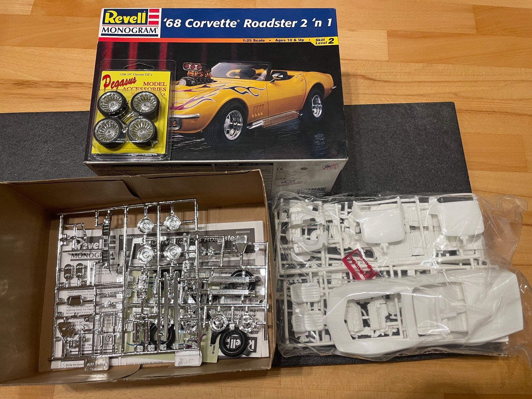 Revell Modellini d'auto: Revell / Monogram 1968 Corvette Custom Cabrio Bausatz 2 in 1 – Nuovo e nell'imballaggio originale da Pratteln venduto da Ron2110 1