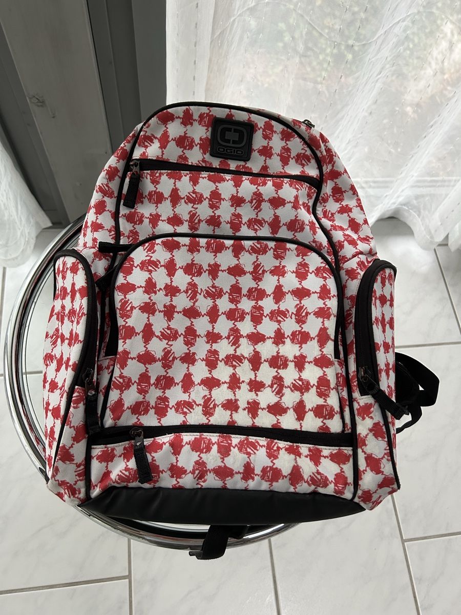Ogio Zaini: Ogio Backpack Red & White Patterned Snowboard/Ski Bag – Usato da Saland venduto da ele_vc96 1