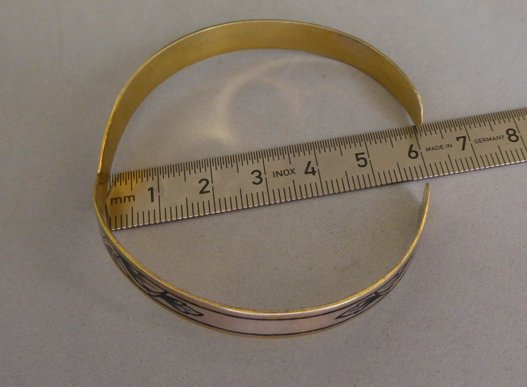 Bracciali & Braccialetti: Antiker Armreif 875er Niello oder Thula Silber teilvergoldet – Usato da Muri AG venduto da Lineli2020 6