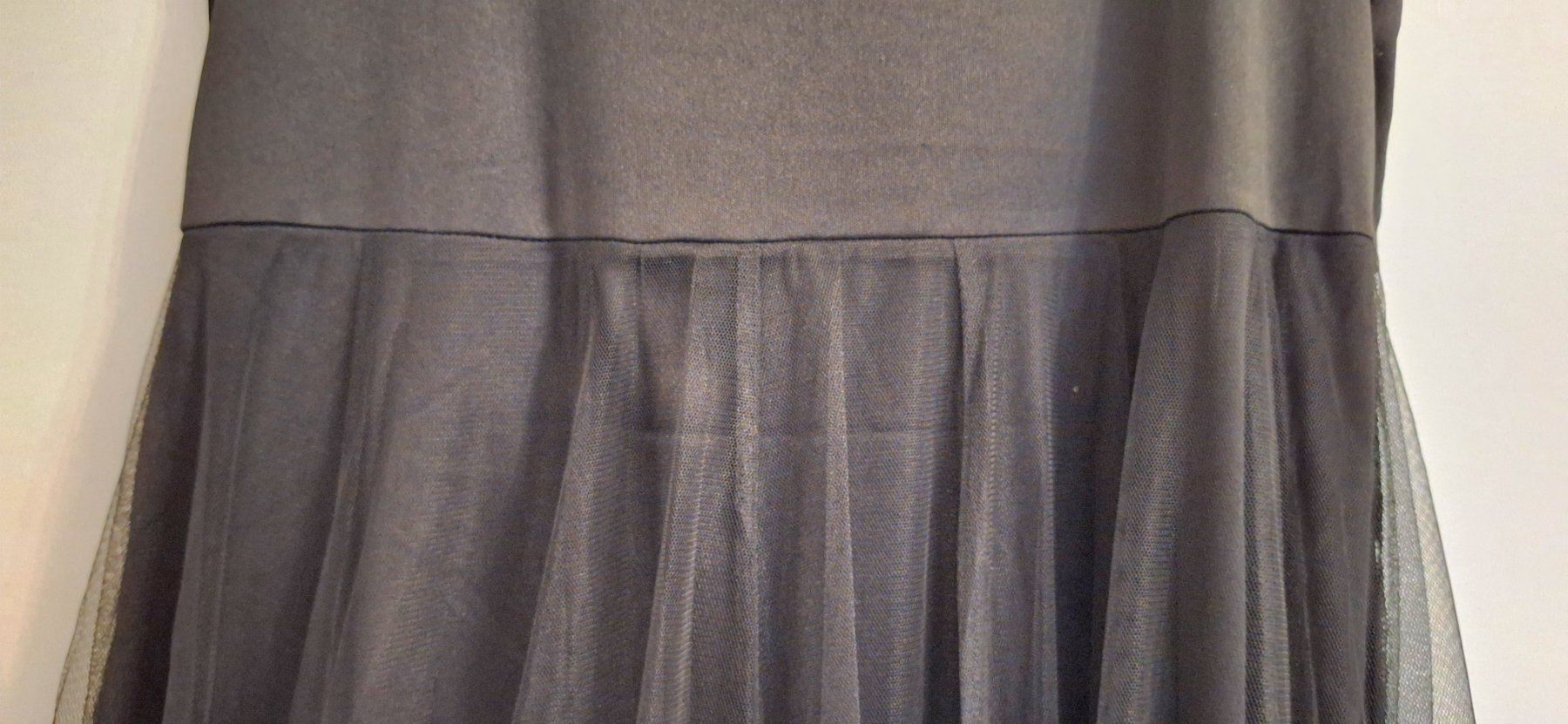 Kleider: Tüllkleid Mesh/Plissee Schwarz Onesize – Gebraucht aus Matten b. Interl von iae_cwc7 2