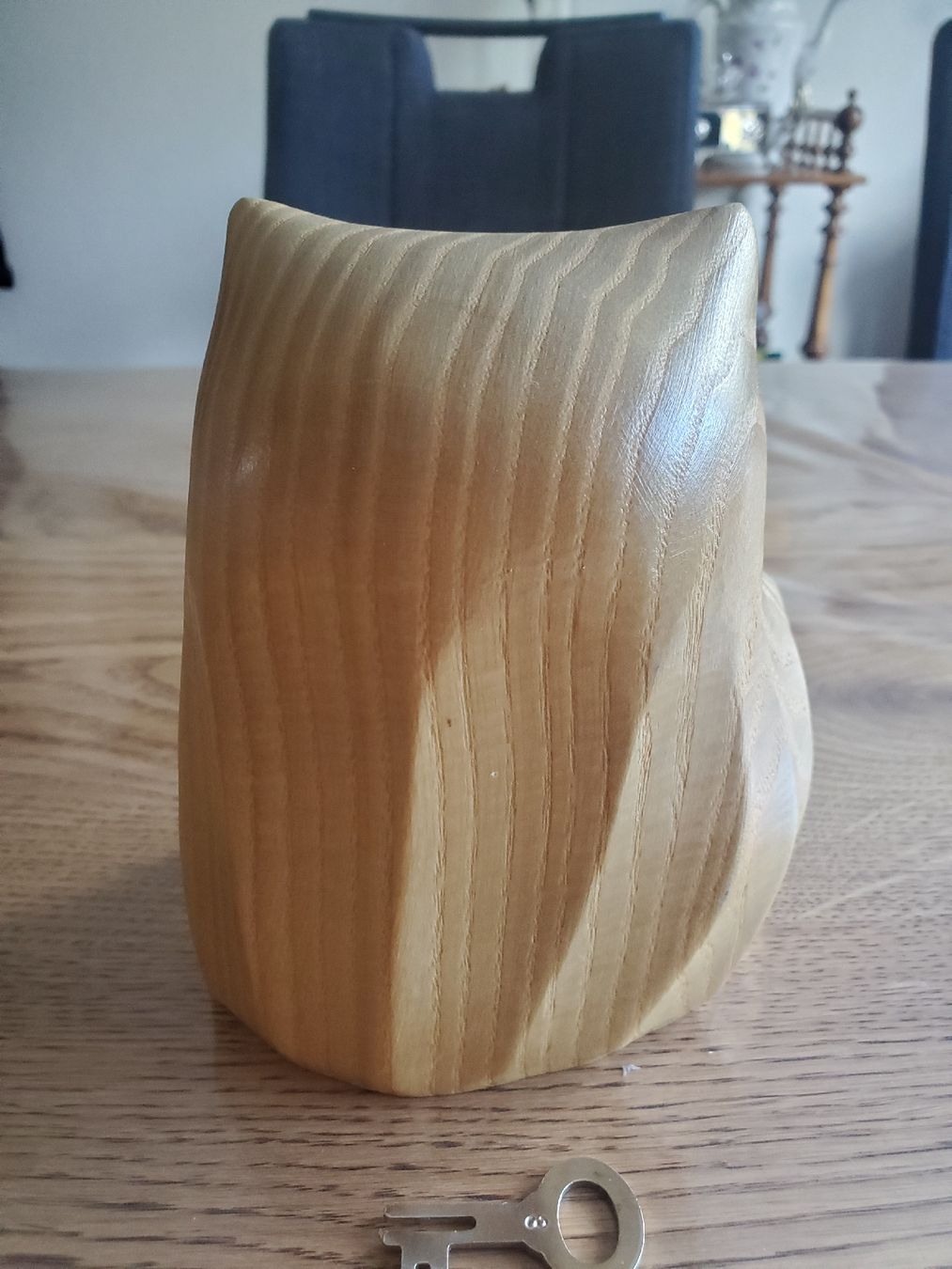 Tirelires: UBS Spardose Eule Holz mit Schlüssel – D'occasion à Frauenfeld par BeneFull 2