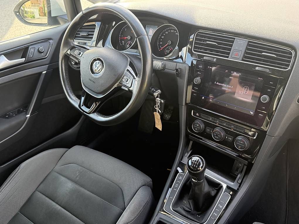 Automobili: VW Golf Var. 2.0 TDI – Usato da Giubiasco venduto da automobili72 2