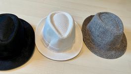 3 coole Hüte in weiss-Schwar und grau, Gr. M