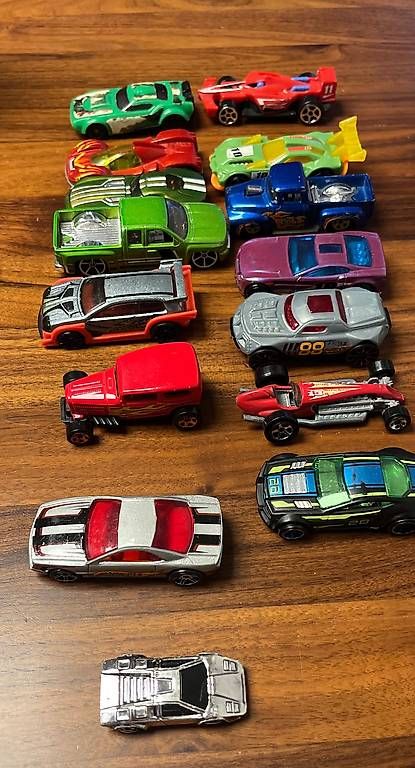 Modellini d'auto: Hot Wheel Sammlung  – Usato da Dagmersellen venduto da glahd