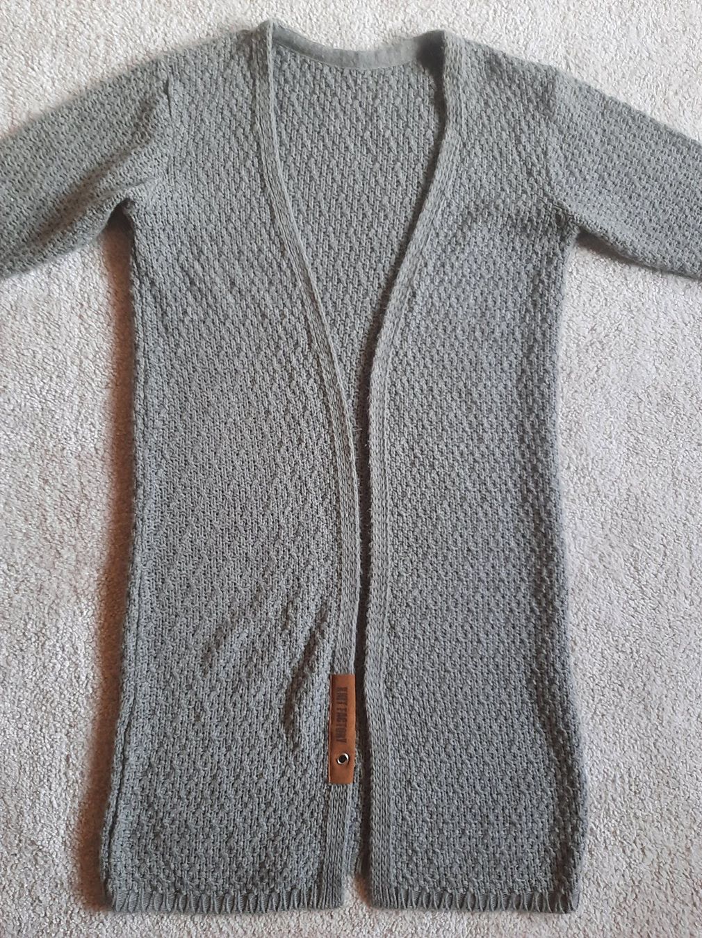 Giacche: Strickjacke Knit Factory Gr. 36/38 – Usato da Muotathal venduto da robin40 1
