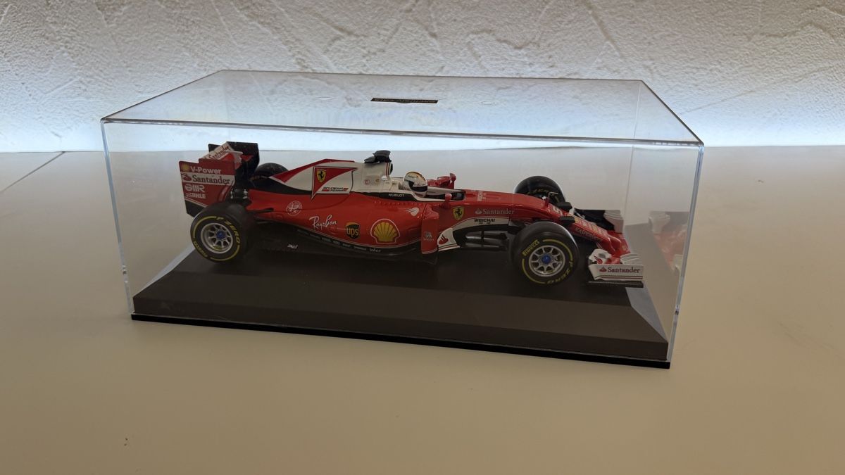 Ferrari Modellautos: Ferrari Formel 1 Modell mit Displaybox  – Gebraucht aus Rotkreuz von perlengott 2