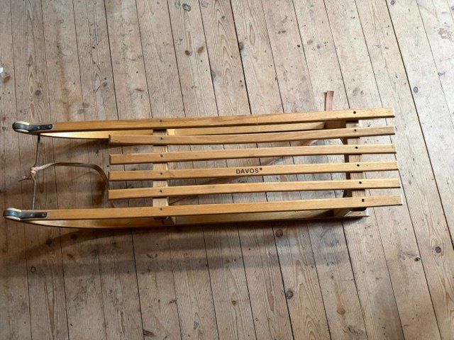 Luge: ORIGINAL DAVOSER CLASSIC Schlitten – D'occasion à Sennhof par Flatron4 3