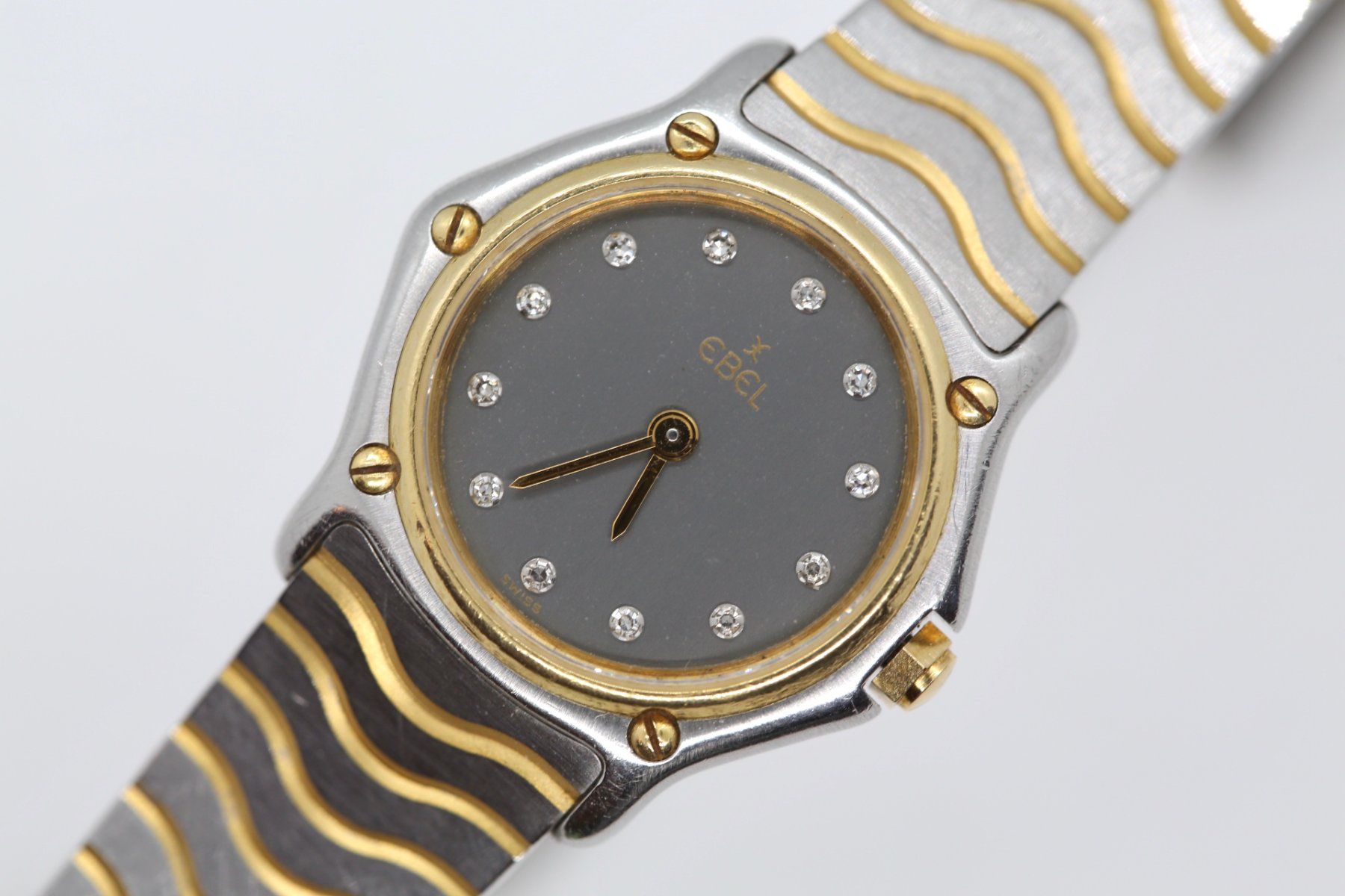 Ebel Orologi: Ebel Classic Wave Damenuhr mit Brillanten ab 1Fr! – Usato da Reinach BL venduto da Han-Numismatik 1