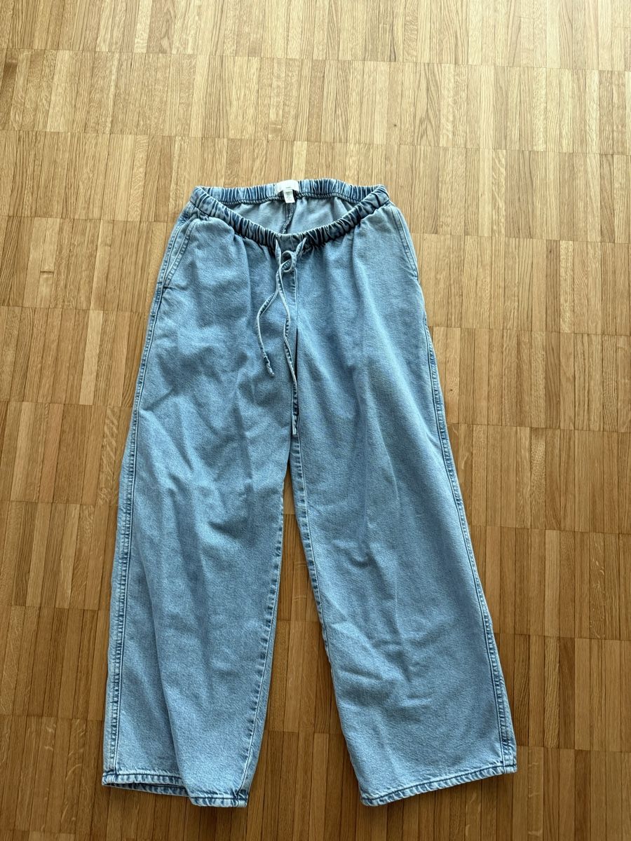H&M Hosen: Pantalon MAMA H&M  – Gebraucht aus Monthey von sen_6ckr 2