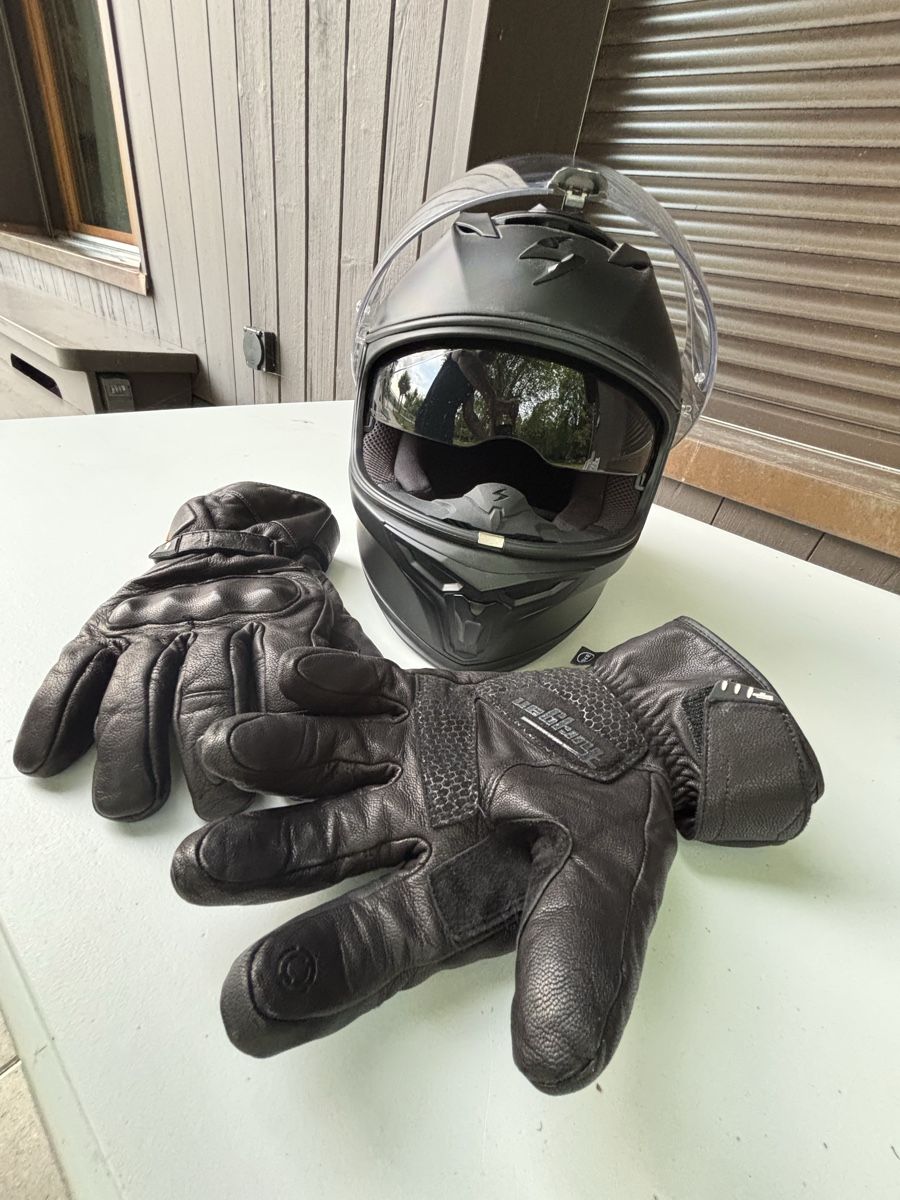Caschi & visiere: Casque et gants de moto – Nuovo (secondo la descrizione) da Prangins venduto da Rodard8 8