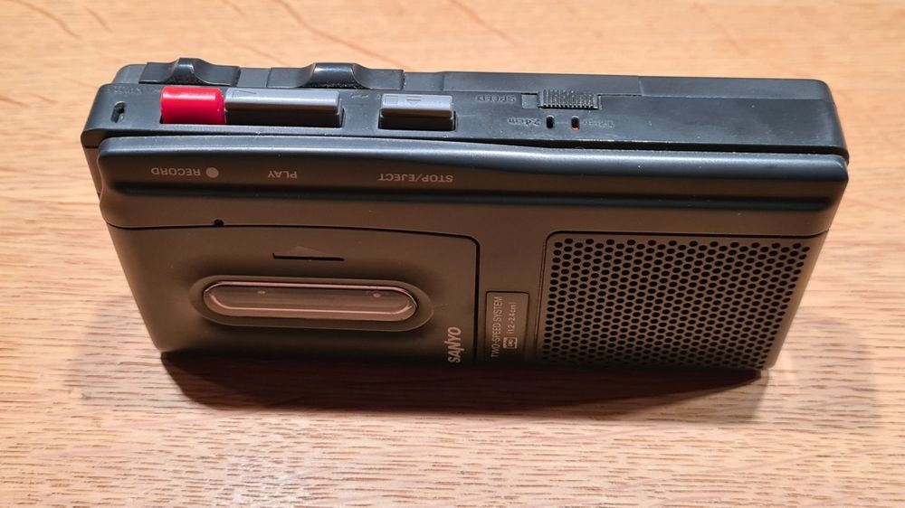 Sanyo TRC-570M Talk Book Handheld MicroCassette Recorder PARTS REPAIR Only AS IS