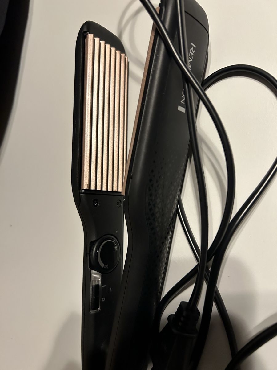 Remington Lockenstäbe & Haarglätter: Remington fer à crêper céramique 220 – Neu (gemäss Beschreibung) aus Le Sentier von Nehrylka 2