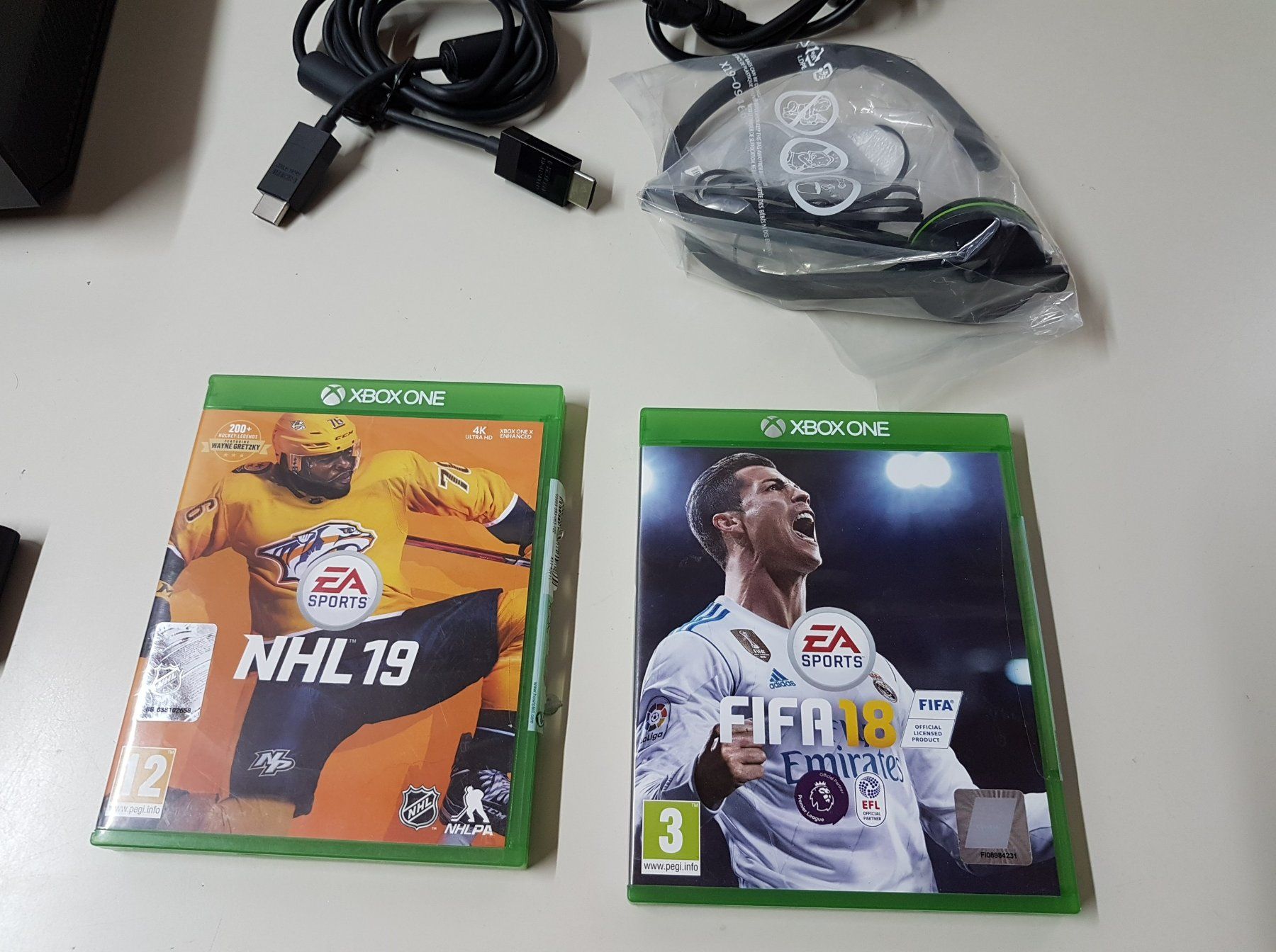 Microsoft Console: Xbox One Konsole mit zubehör – Usato da Schüpfheim venduto da Games_Spielkonsolen 2